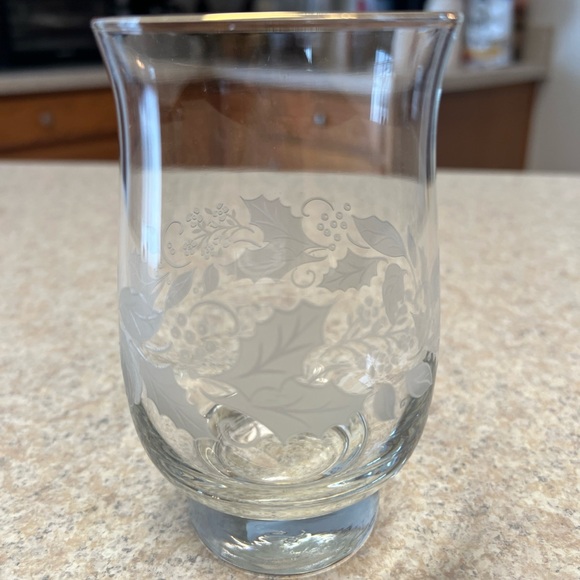 Libbey Embossed Leaves Holly Berries Set of 6 Water Goblets Christmas Gold Trim - Picture 4 of 4